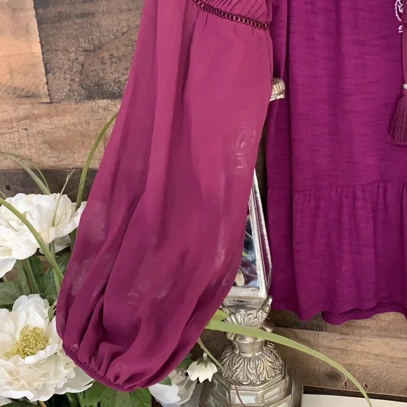 White House Black Market Blouse Size Medium - Picture 3 of 7